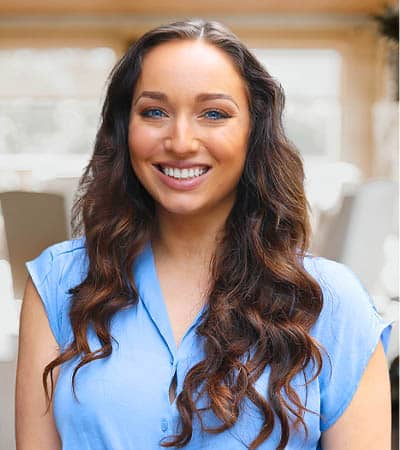 Kalina Bagley<br />
Director of Volunteer and Community Engagement