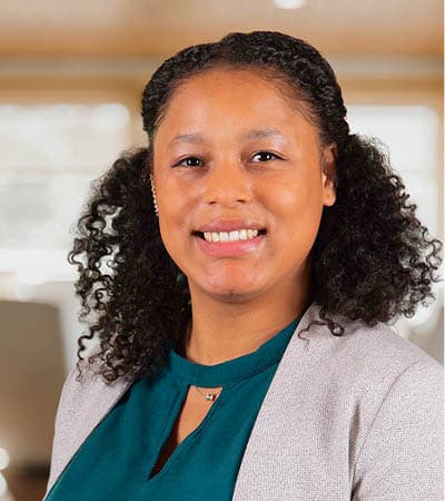 Devin Edwards<br />
Chief Operations Officer